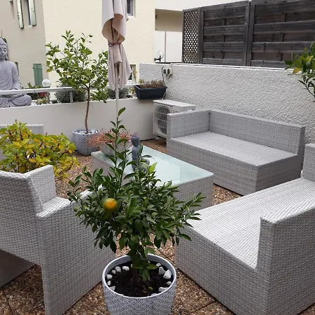 2 Pieces Avec Sa Belle Terrasse De 32m2 Quartier St Jean La Ciotat